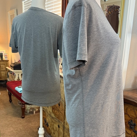 lululemon athletica Classic Gray Short Sleeve Tee - Picture 3 of 8